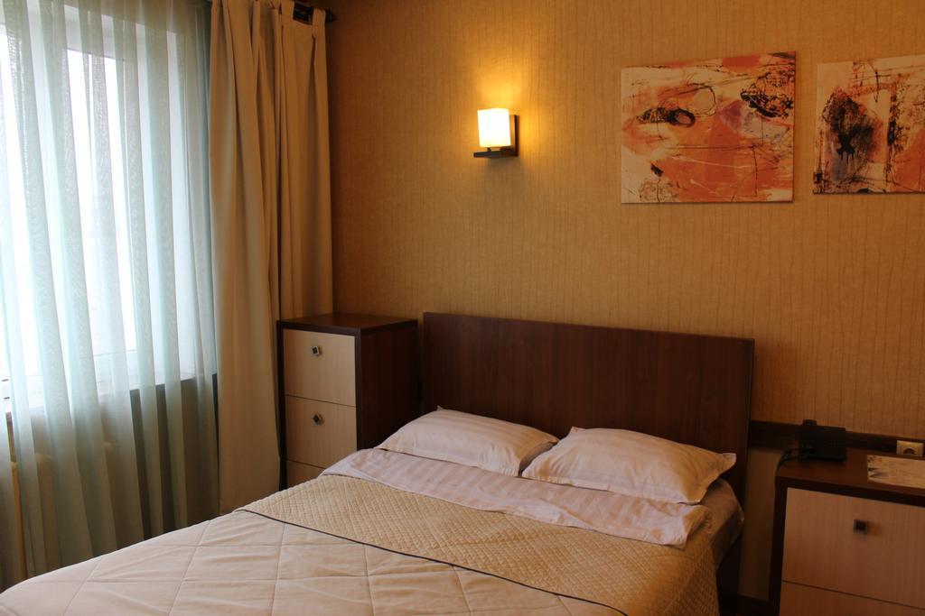 Delphin Guest House Bischkek Zimmer foto