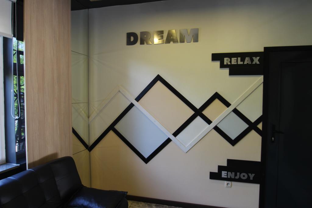 Delphin Guest House Bischkek Exterior foto