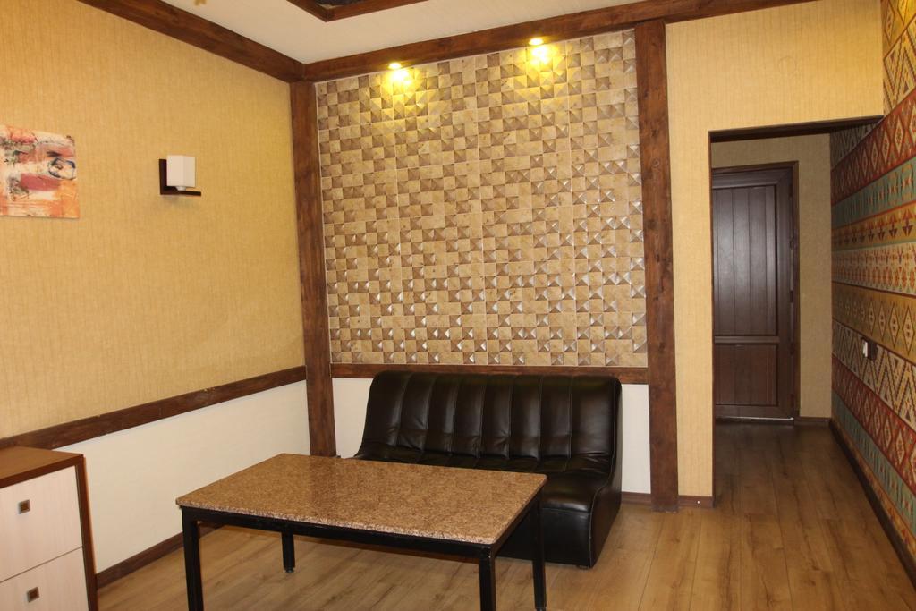 Delphin Guest House Bischkek Exterior foto